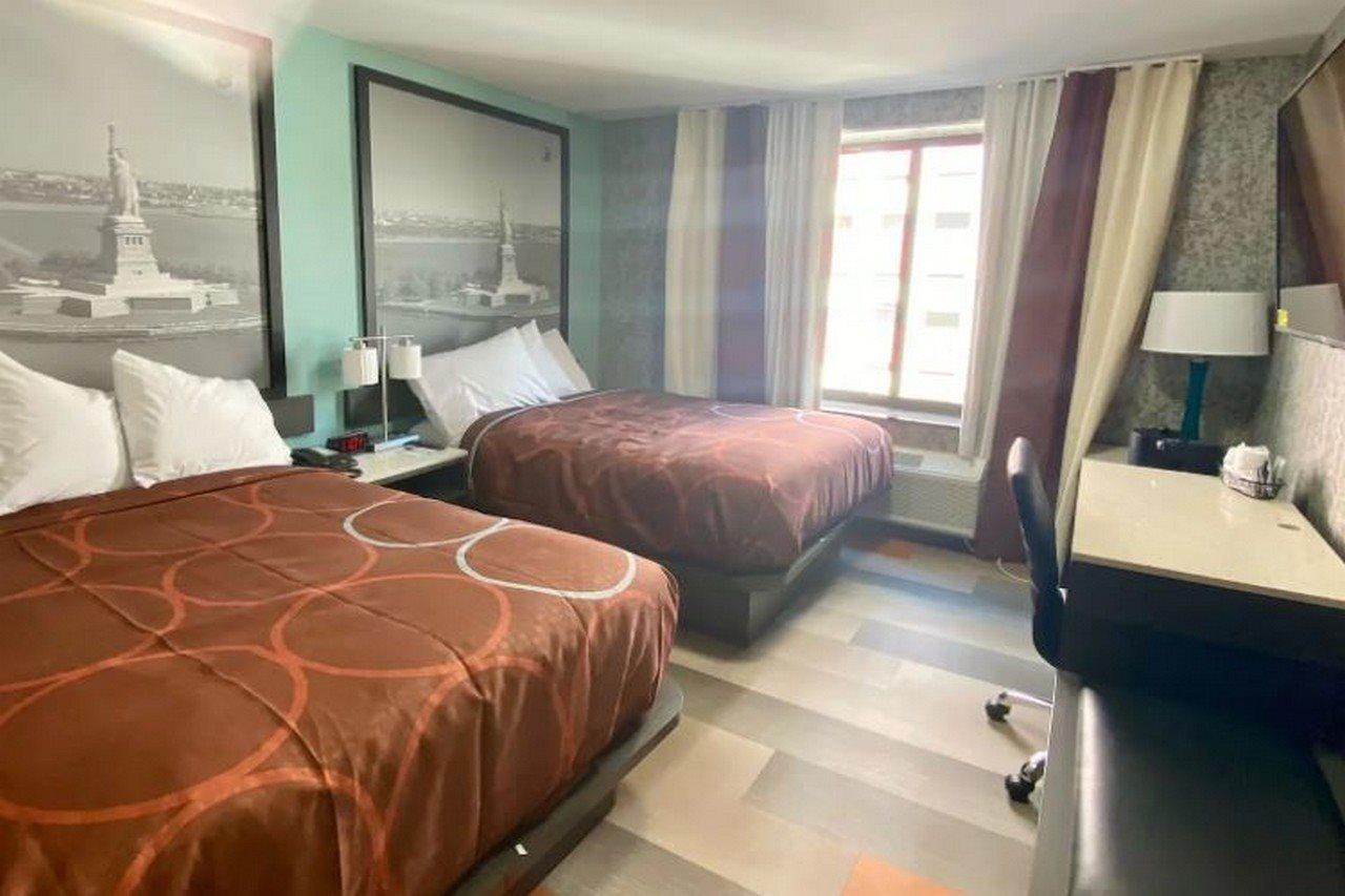 Super 8 By Wyndham Brooklyn Williamsburg Hotell New York Eksteriør bilde