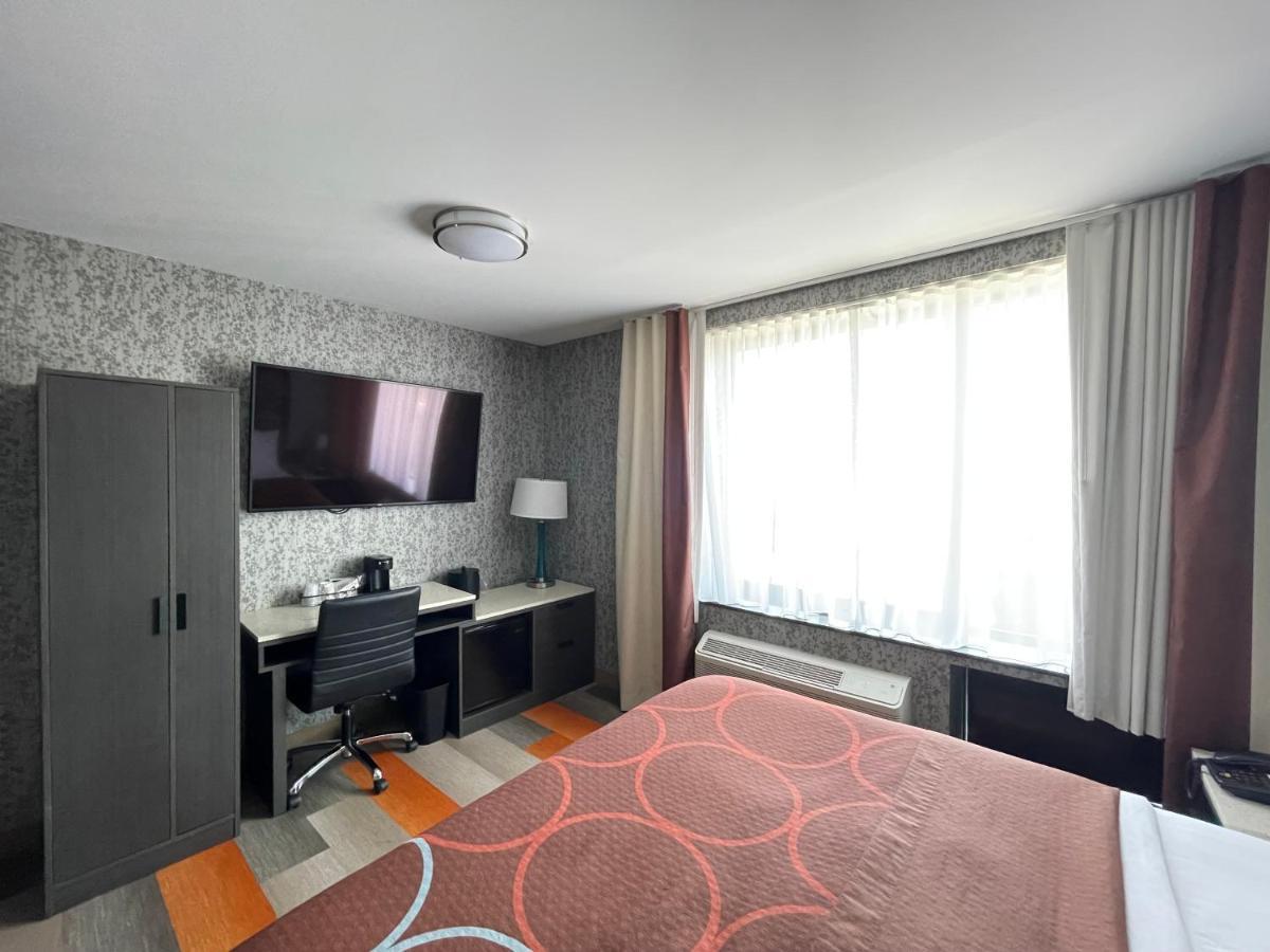 Super 8 By Wyndham Brooklyn Williamsburg Hotell New York Eksteriør bilde