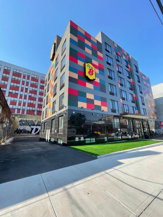 Super 8 By Wyndham Brooklyn Williamsburg Hotell New York Eksteriør bilde